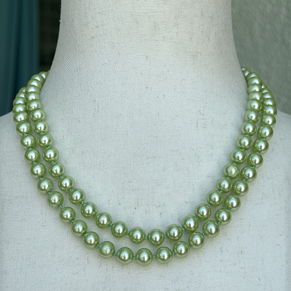 Vintage Kissaka faux pearl necklace